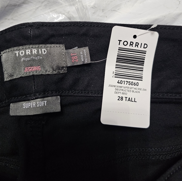 Torrid Jegging Skinny Super Soft Mid-Rise Jean Distressed Tall Inseam - Picture 4 of 5